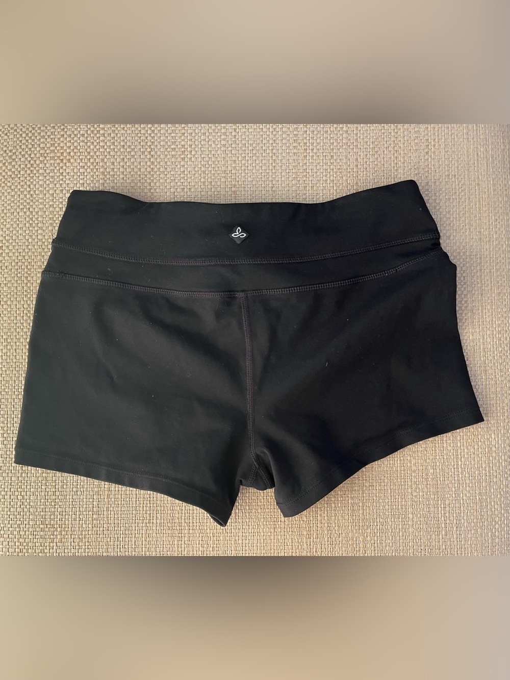 Prana yoga/bike shorts Size S - Picture 2 of 3